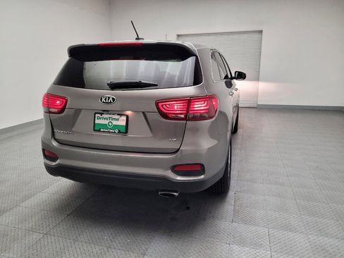Used 2019 Kia Sorento LX image 7