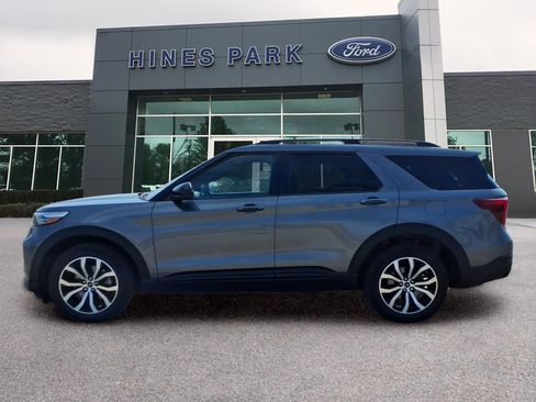 Used 2023 Ford Explorer ST image 4