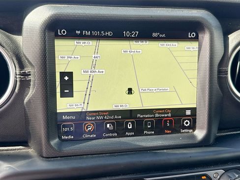 Used 2021 Jeep Wrangler Unlimited Sahara AWD/4WD image 14