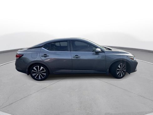 Used 2022 Nissan Sentra SV w/ SV Premium Package FWD image 5