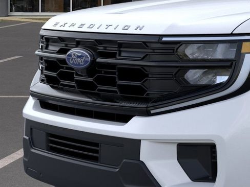 New 2025 Ford Expedition Active RWD image 17