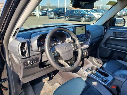 Used 2023 Ford Bronco Sport Outer Banks w/ Tech Package image 12