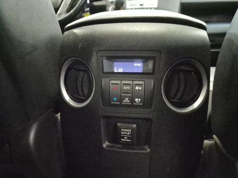 Used 2010 Honda Pilot Touring image 28
