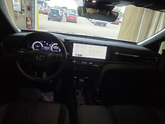 Used 2025 Toyota Camry XSE FWD image 11
