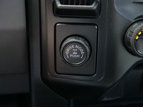 Used 2025 Ford F250 XL RWD image 16
