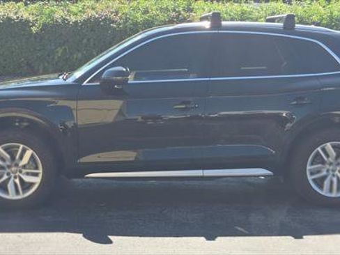Used 2020 Audi Q5 2.0T Premium w/ Convenience Package AWD/4WD image 3