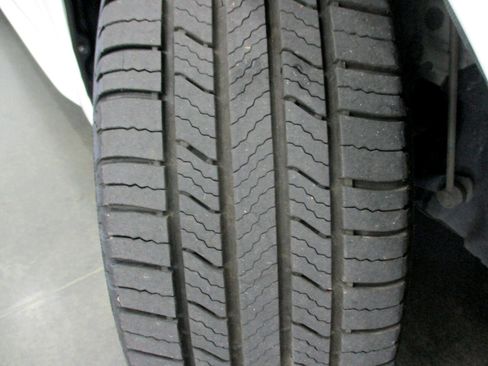 Used 2021 Toyota Corolla LE image 22