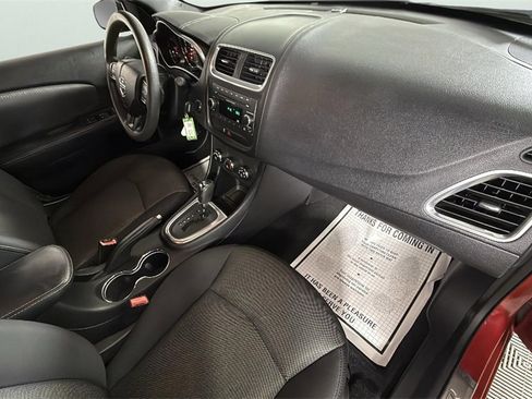 Used 2013 Dodge Avenger SE image 31