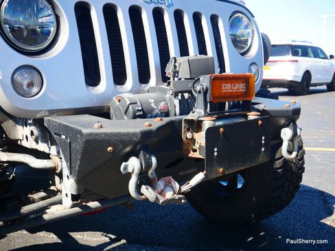 Used 2015 Jeep Wrangler Unlimited Sport image 17