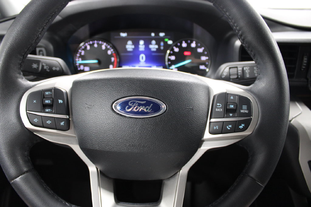 Used 2024 Ford Explorer XLT RWD image 37