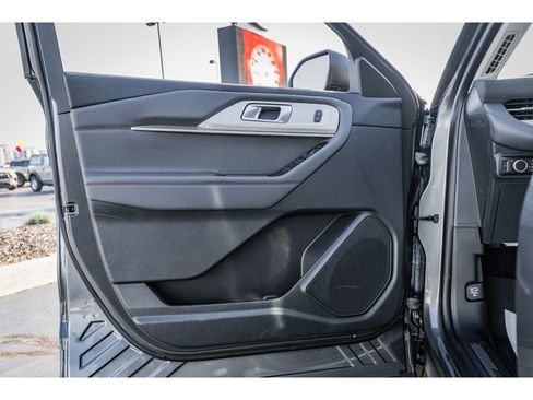 New 2026 Ford Explorer Active AWD/4WD image 6