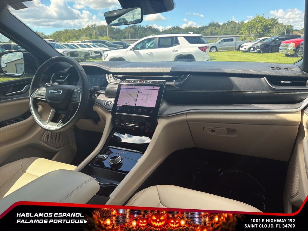 Used 2025 Jeep Grand Cherokee L Limited w/ Trailer Tow Package AWD/4WD image 29