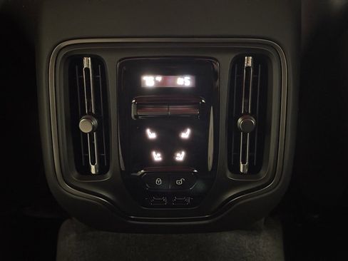 Used 2025 Aston Martin DBX 707 image 34