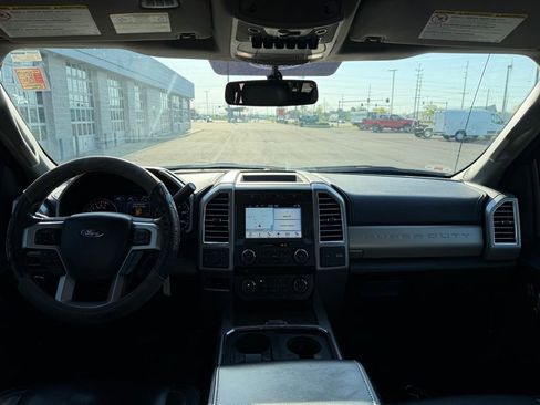 Used 2017 Ford F250 Lariat w/ Lariat Value Package AWD/4WD image 12