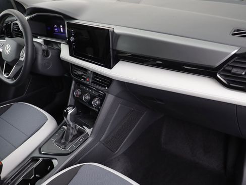 New 2026 Volkswagen Taos S image 18