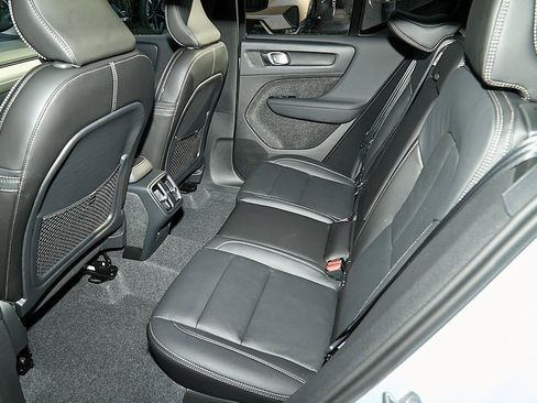 New 2026 Volvo XC40 B5 Plus w/ Protection Package Premier image 20