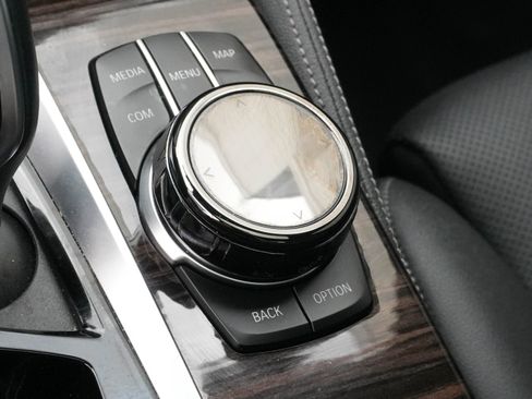 Certified 2023 BMW 540i w/ Executive Package image 28