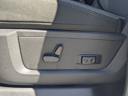 Used 2024 RAM 2500 Big Horn w/ Bed Utility Group image 18