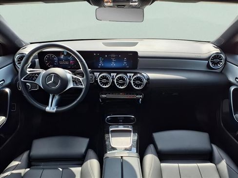 Used 2025 Mercedes-Benz CLA 250 image 11