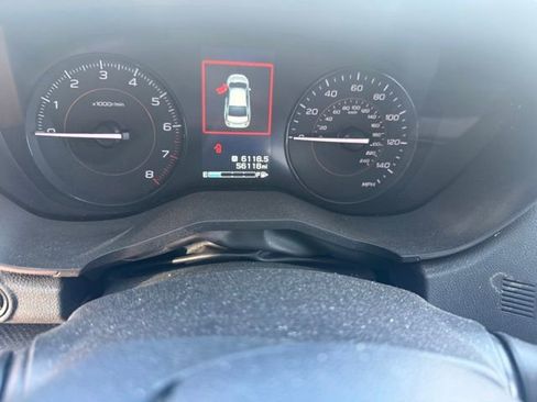 Used 2023 Subaru Crosstrek 2.0i Premium image 3