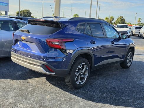 Used 2024 Chevrolet Trax LT w/ Driver Confidence Package FWD image 6