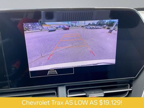 Used 2024 Chevrolet Trax LS w/ LS Convenience Package FWD image 21