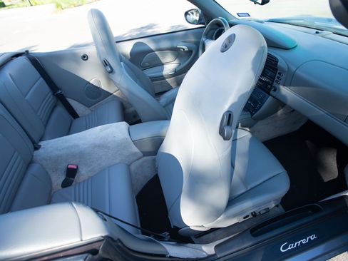Used 2001 Porsche 911 Cabriolet image 31