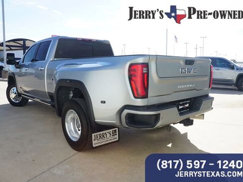 Used 2024 GMC Sierra 3500 Denali Ultimate image 2
