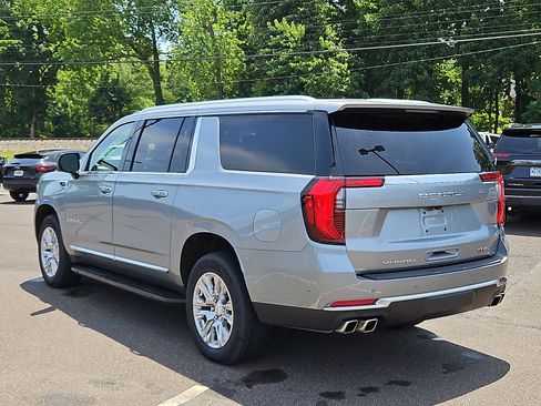 Used 2025 GMC Yukon XL Denali AWD/4WD image 4