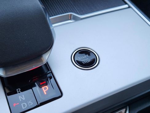 New 2026 Land Rover Range Rover Long Wheelbase Autobiography image 15