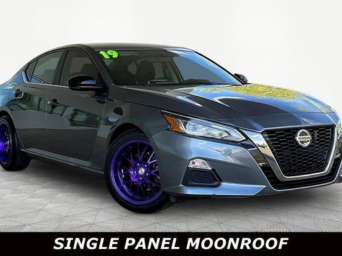 Used 2019 Nissan Altima 2.5 SR w/ SR Premium Package FWD image 3
