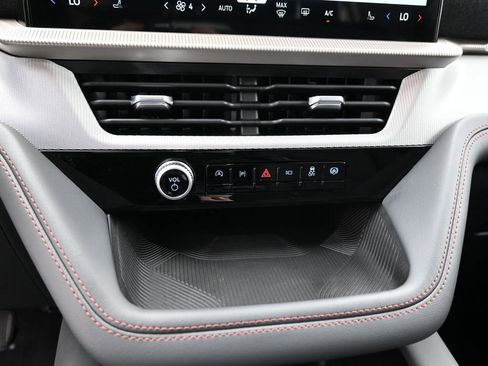 New 2026 Ford Explorer Active AWD/4WD image 15
