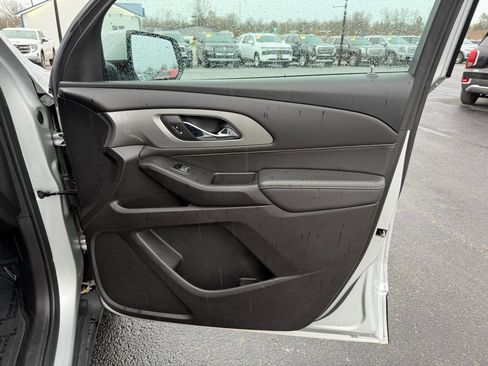 Used 2020 Chevrolet Traverse LT image 25