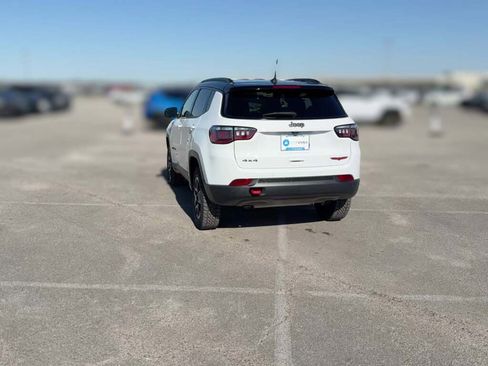 New 2026 Jeep Compass Trailhawk image 9