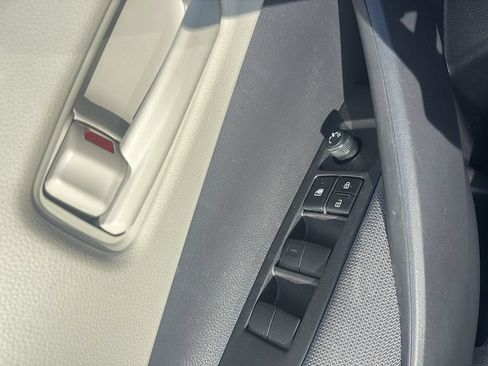 Used 2025 Toyota Corolla LE FWD image 21