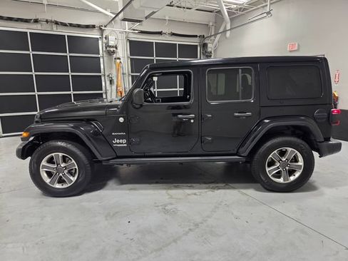 Used 2020 Jeep Wrangler Unlimited Sahara AWD/4WD image 4