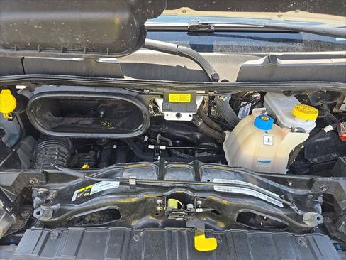 Used 2025 RAM ProMaster 2500 w/ Convenience Group FWD image 17