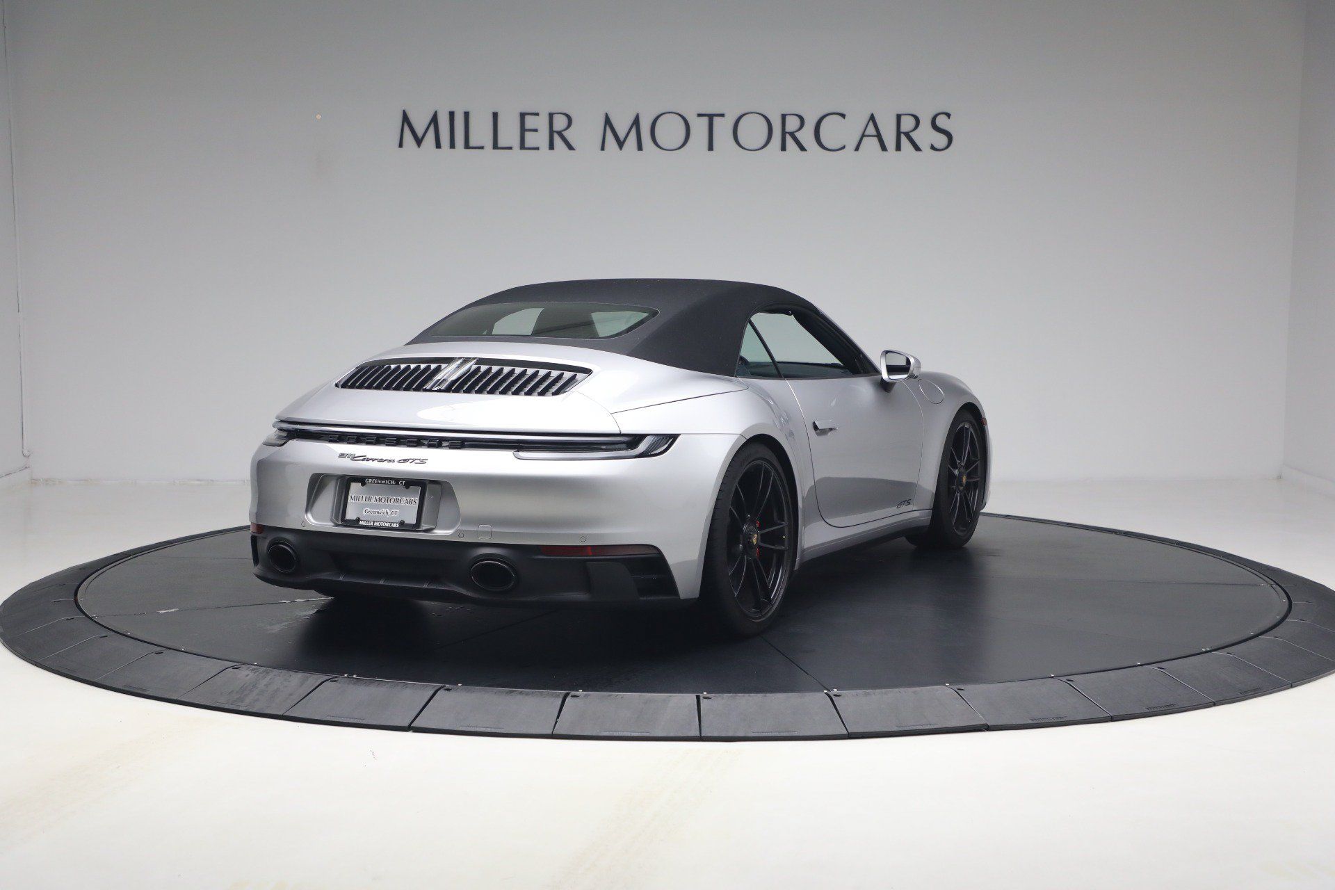 Used 2024 Porsche 911 Carrera GTS RWD image 29