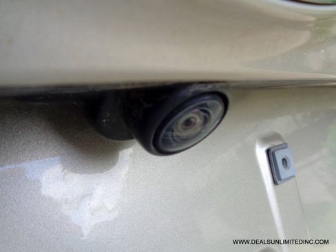 Used 2017 Ford Escape SE w/ Equipment Group 201A FWD image 16