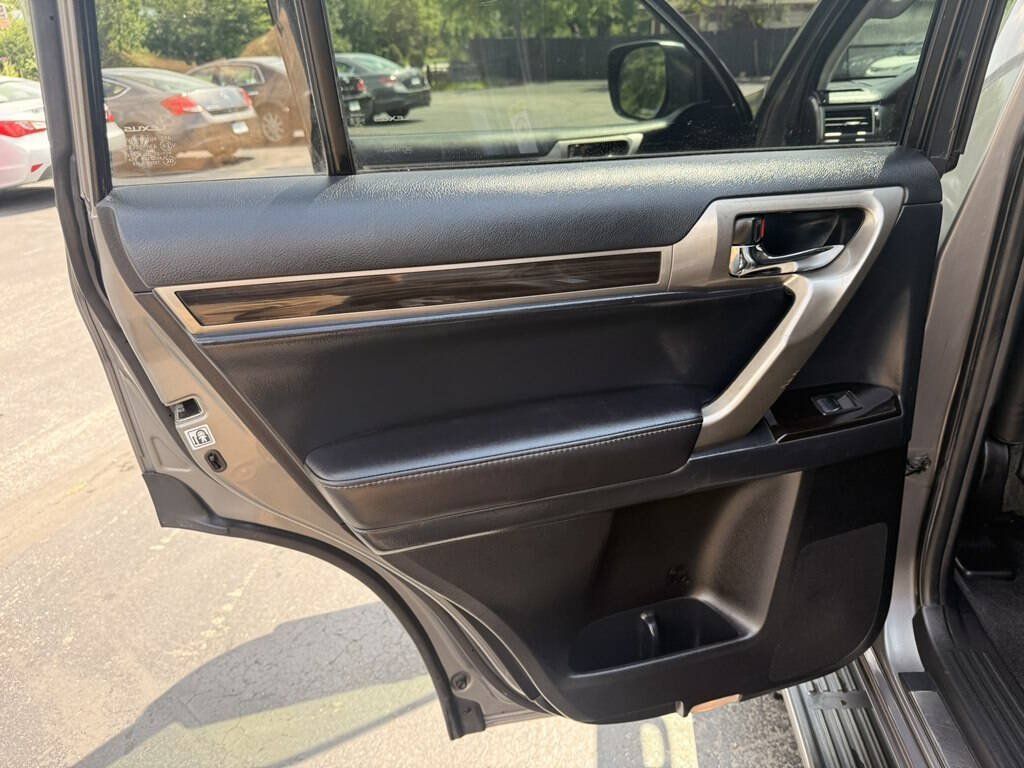 Used 2014 Lexus GX 460 AWD/4WD image 17