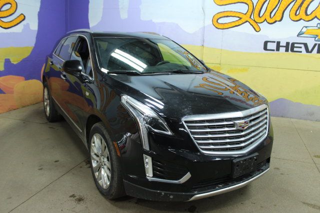 Used 2017 Cadillac XT5 Platinum AWD/4WD image 2