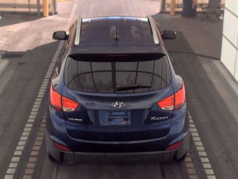 Used 2012 Hyundai Tucson GLS FWD image 6