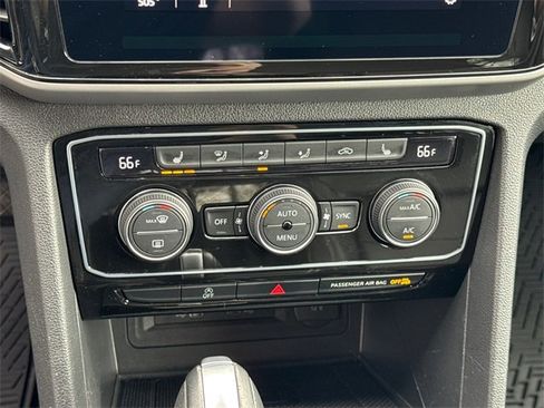 Used 2023 Volkswagen Atlas Cross Sport SE image 31