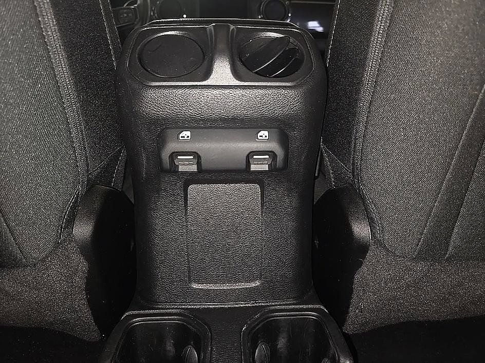 Used 2022 Jeep Wrangler Unlimited Sport AWD/4WD image 33