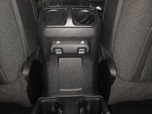 Used 2022 Jeep Wrangler Unlimited Sport image 33