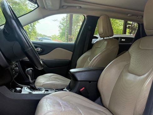 Used 2015 Jeep Cherokee Limited w/ Luxury Group AWD/4WD image 9