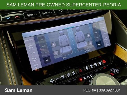 Used 2023 Jeep Grand Wagoneer L Series III w/ Rear Seat Video Group 1 AWD/4WD image 38