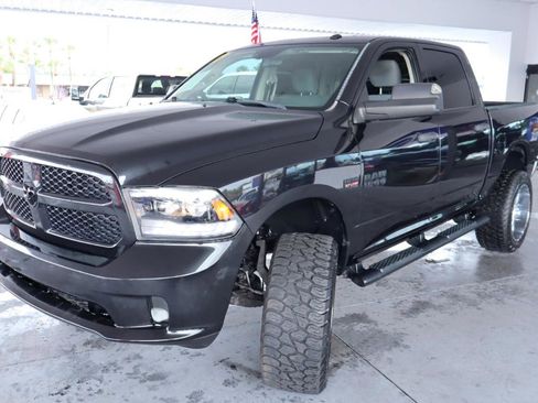 Used 2017 RAM 1500 Express w/ Black Ram 1500 Express Group RWD image 9