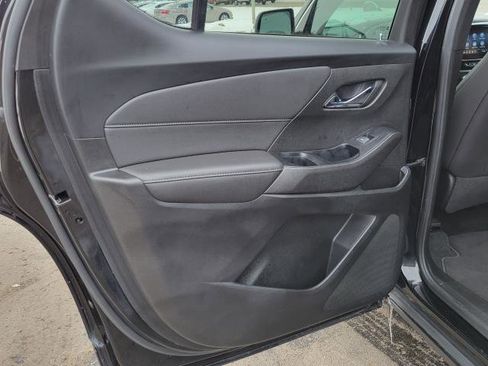 Used 2023 Chevrolet Traverse LT image 23