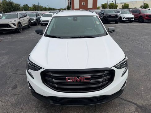 Used 2021 GMC Terrain SLE w/ Driver Convenience Package FWD image 7